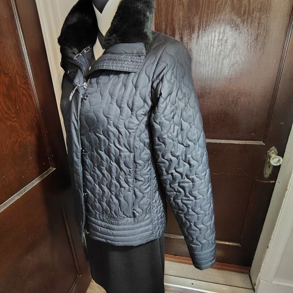 Marmot Quilted Jacket Womens M Insulated Puffer Coat Faux Fur Collar Black Zip - Picture 2 of 11